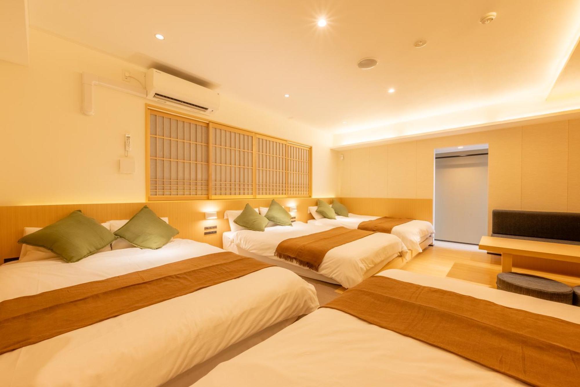 Comforts81 Shinsaibashi Осака Номер фото